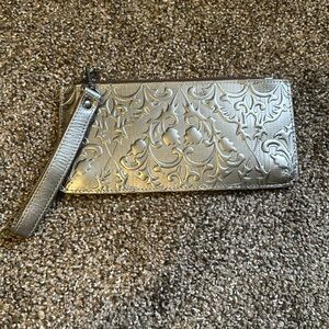 NWOT Patricia Nash St. Croce Tooled Silver Metallic Leather Wristlet
